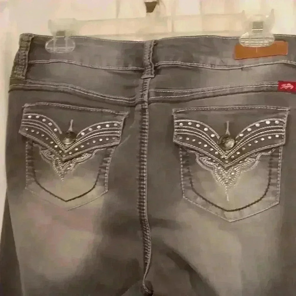 "ROYALTY" Ladies Gray SZ 12 Stud Adorned Jeans Straight Leg Mid Rise - Picture 6 of 11